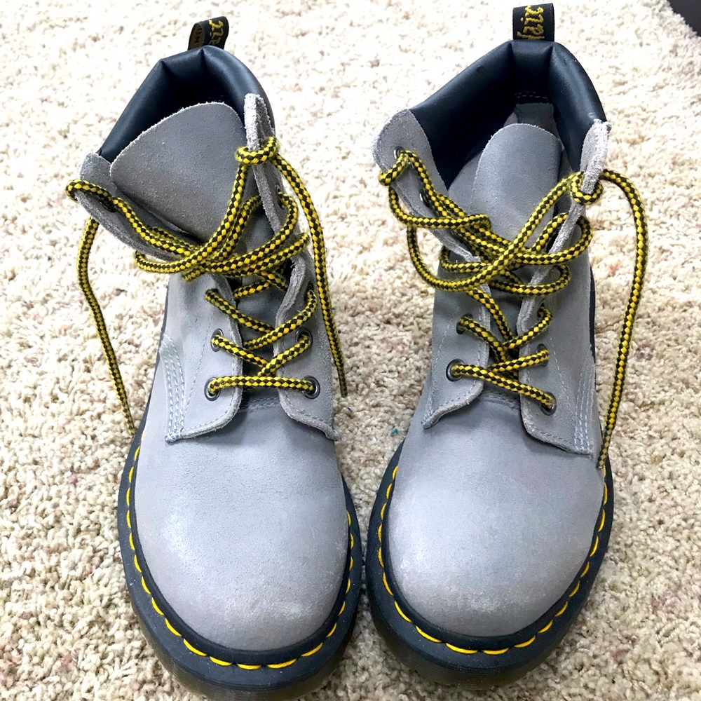 Dr. Martens short boot- gray. Original laces